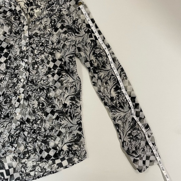 Suzy Shier Checkered Button Down Blouse Size Small - Picture 5 of 7